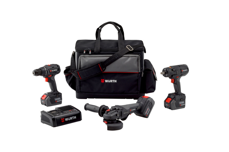Set of 18 V cordless power tools in bag
