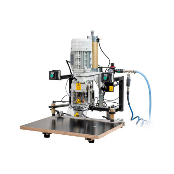 Máquina de prensado para herrajes
