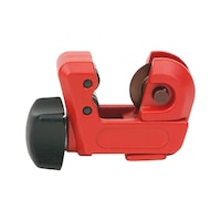 Compact pipe cutter