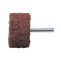 Abrasive fleece matting body For impressive surfaces, cleaning oxide coatings and removing discolouration
