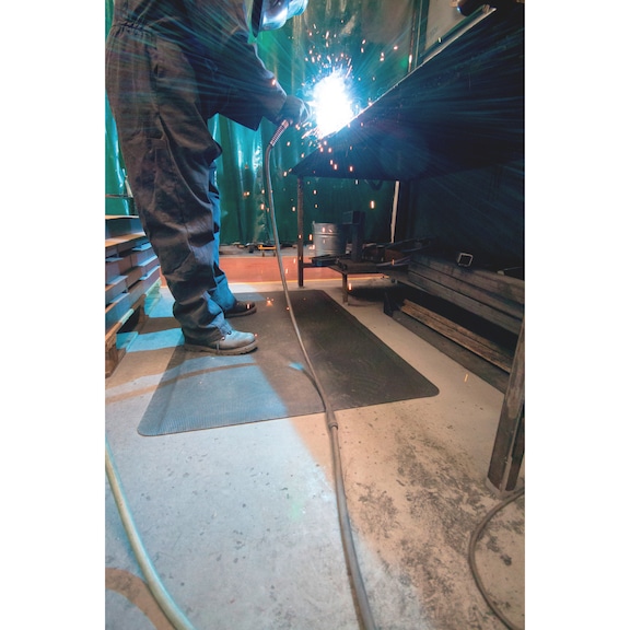 Anti-fatigue mat for welding workstations, bulk stock Checker - 3