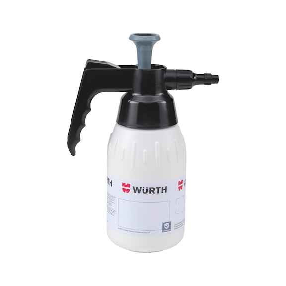 Pressure sprayer for solvent