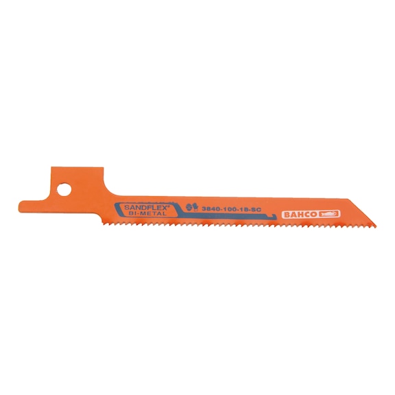 Reciprocating saw blade for contouring