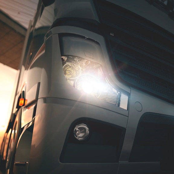 Halogenlampe Truckstar Pro +120 % Truckstar Pro +120 % für den sicherheitsorientierten Fahrer - LAMP-H7-LONGLIFE-120PROZ-PX26D-24V-70W