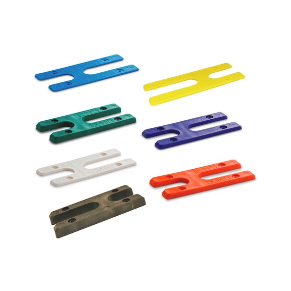 Assembly spacer clip shape H