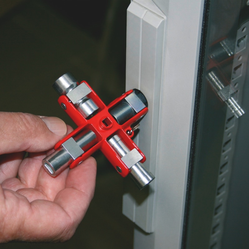 Universal switch cabinet key 9 in 1 - SWTCHCABKEY-UNI-9IN1-96X92MM