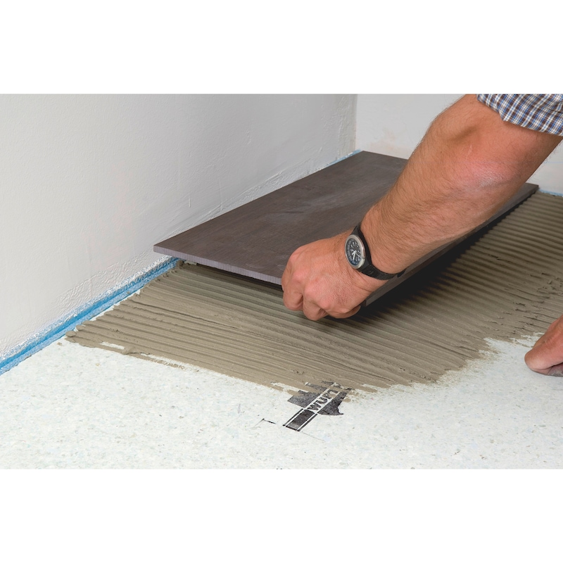 Tile adhesive PLUS CERAfix<SUP>®</SUP> 402 C2 TE Flex For all ceramic floor coverings in accordance with EN12004, C2 TE - 2