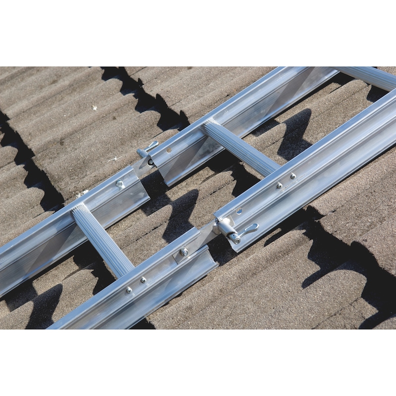 Quick-action connecting plate For connecting roof assembly ladders in seconds - 3