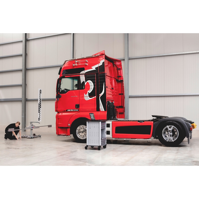 Dispositif d'étalonnage des systèmes d'assistance sur les véhicules utilitaires Outil d'étalonnage ADAS camions/bus - SOLUTION W.EASY ASC-T