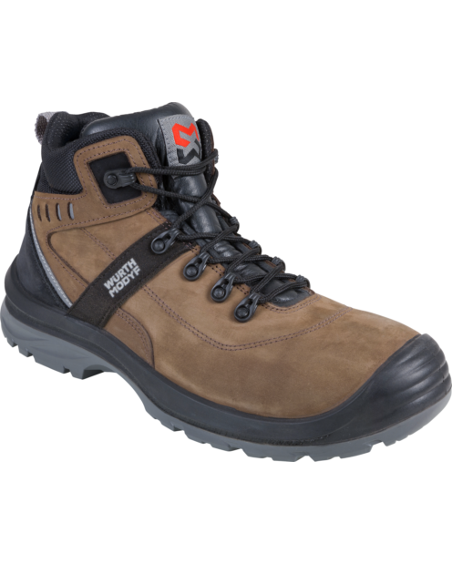 Une chaussure de sécurité basse montantes Corvus S3L FO SR de couleur brune de la marque de vêtements de travail et chaussures de sécurité Würth MODYF vue de 3 quarts face. Les détails sont visibles comme ses variétés de couleurs. La languette ainsi que l
