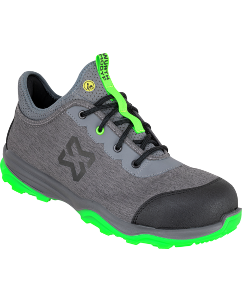 Une chaussure de sécurité basse EcoFresh S3 de la marque de vêtements de travail et chaussures de sécurité Würth MODYF vue de 3 quarts face. Les détails sont visibles comme ses variétés de couleurs. La languette ainsi que les lacets sont bien visibles.