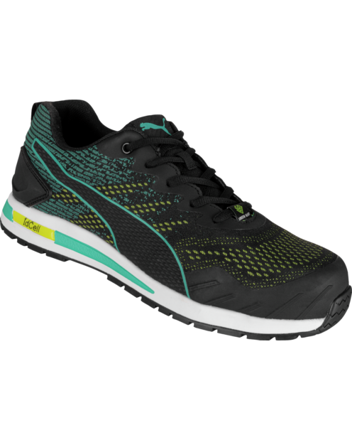 Une chaussure de sécurité basse S1P Vivid GH Puma noires de la marque de vêtements de travail et chaussures de sécurité Würth MODYF vue de 3 quarts face. Les détails sont visibles comme ses variétés de couleurs. La languette ainsi que les lacets sont bien