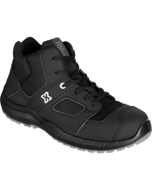 Une chaussure de sécurité basse montantes STRETCH X S3S de couleur noire de la marque de vêtements de travail et chaussures de sécurité Würth MODYF vue de 3 quarts face. Les détails sont visibles comme ses variétés de couleurs. La languette ainsi que les 