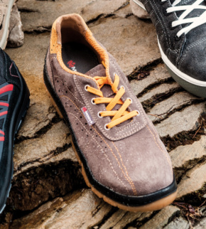 scarpa antinfortunistica comoda