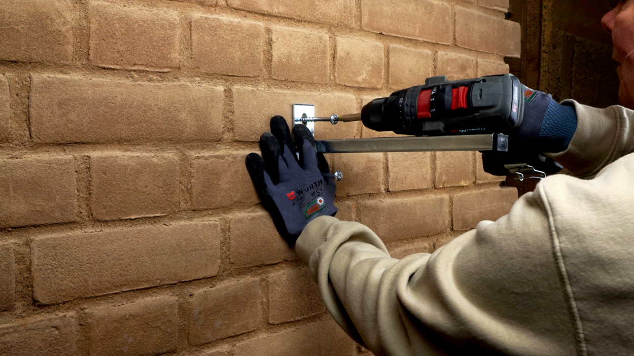 Würth und CLAYTEC: Innovative Befestigung im Lehmbau