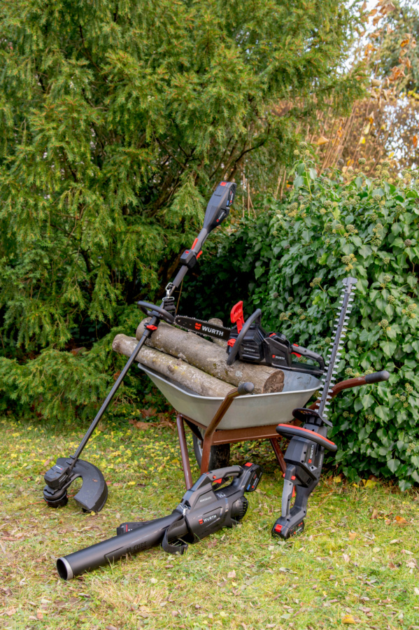 Akku Geräte, Laubbläser, Kettensäge, Heckenschere, Grastrimmer
