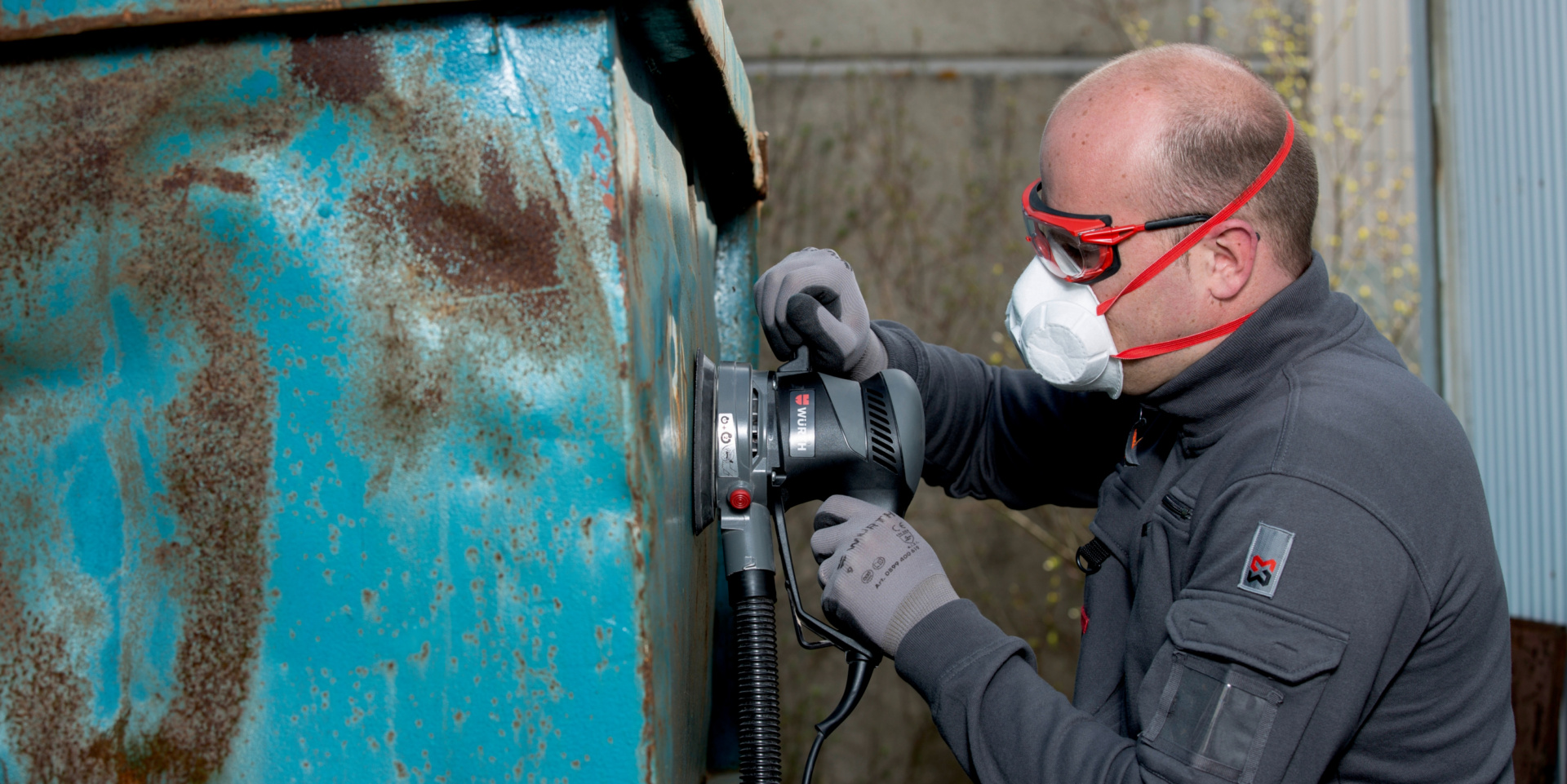 Titelbild Atemschutz im Metallbau: Die große Checkliste für Sicherheitsbeauftragte Titelbild Atemschutz im Metallbau: Die große Checkliste für Sicherheitsbeauftragte