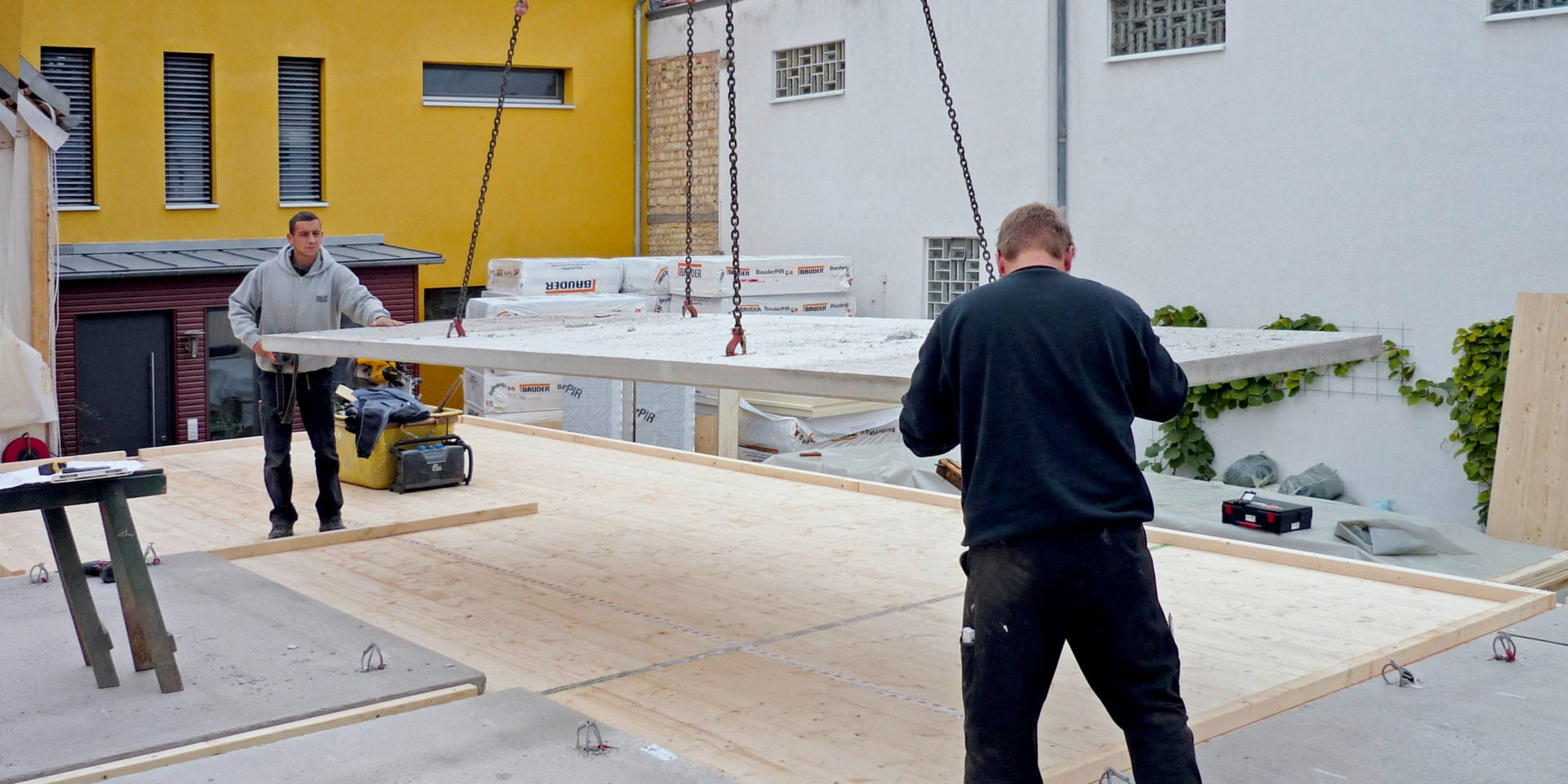 Titelbild Holz-Beton-Verbunddecken mit FT-Verbindern: Profi-Tipps für die Montage Titelbild Holz-Beton-Verbunddecken mit FT-Verbindern: Profi-Tipps für die Montage