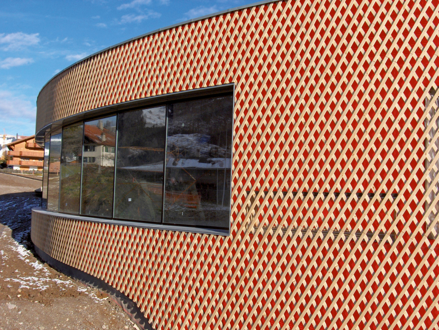 Titelbild Farbige Fassadenbahnen: Trends & Tipps für Architekten, Planer und Handwerker Titelbild Farbige Fassadenbahnen: Trends & Tipps für Architekten, Planer und Handwerker